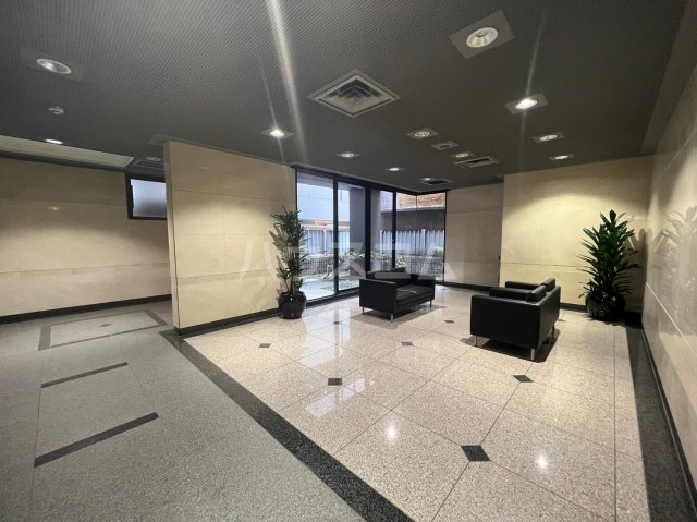 28/30 エントランス