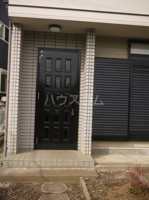 23/30 エントランス