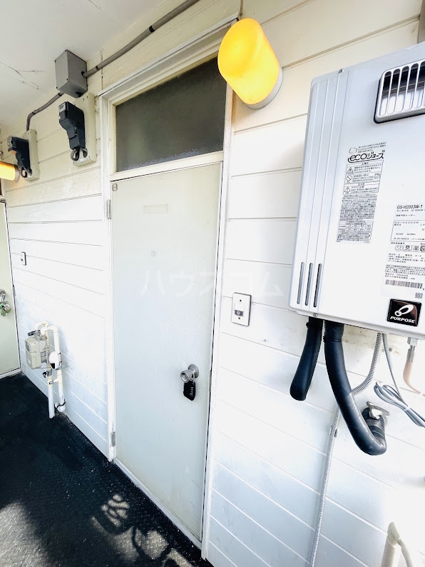 28/30 エントランス