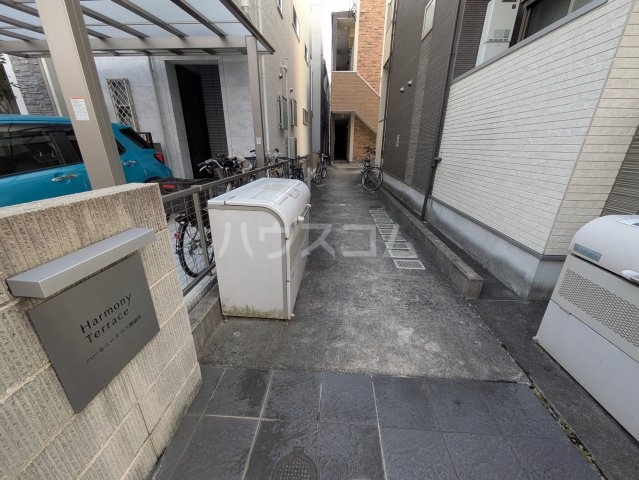 22/30 エントランス