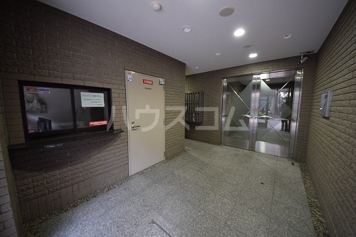 2/4 エントランス