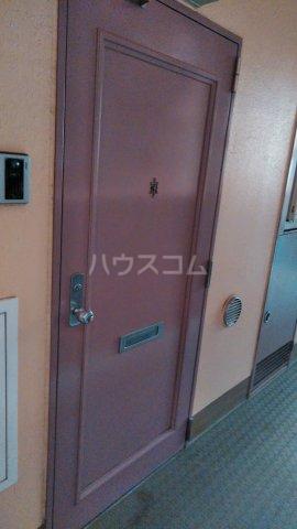 21/30 エントランス