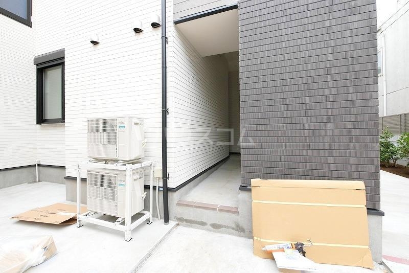 18/28 エントランス