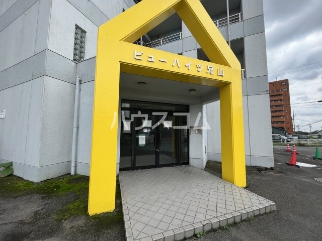 13/16 エントランス