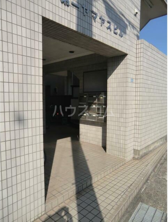 15/16 エントランス