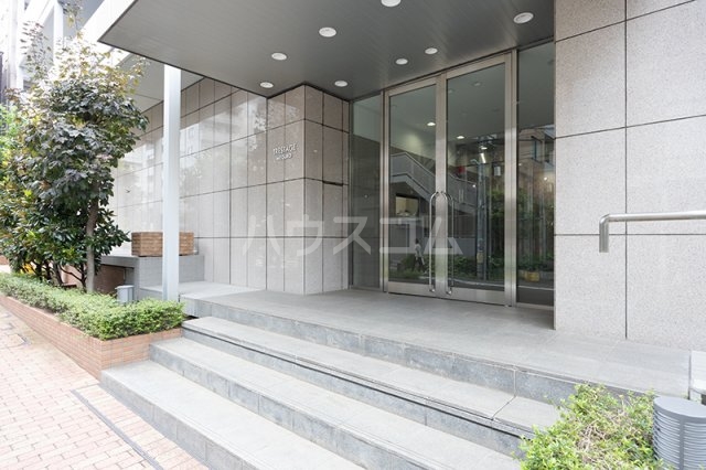 18/30 エントランス