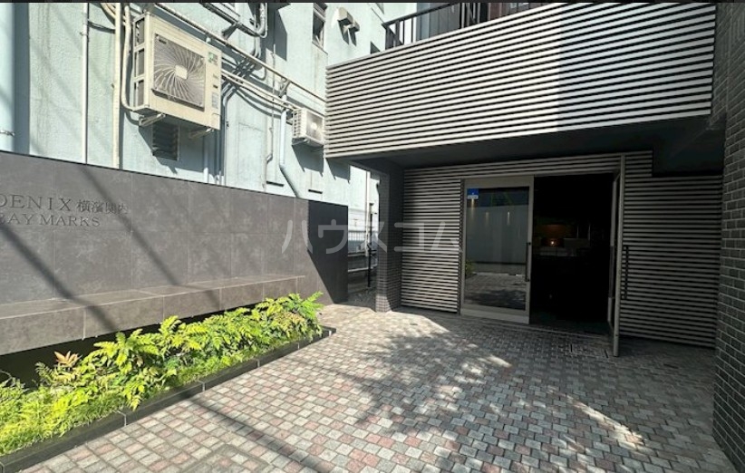 18/28 エントランス