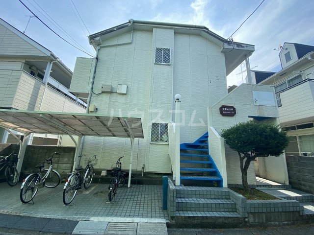 18/23 エントランス