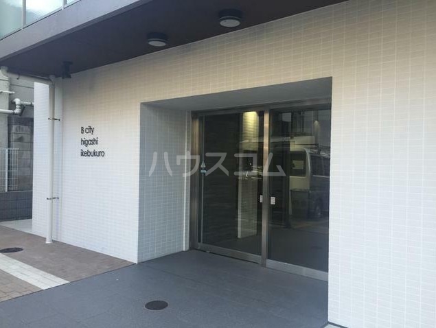 15/18 エントランス