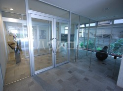 16/26 エントランス