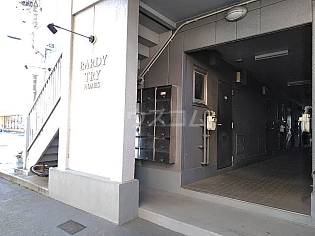 28/29 エントランス