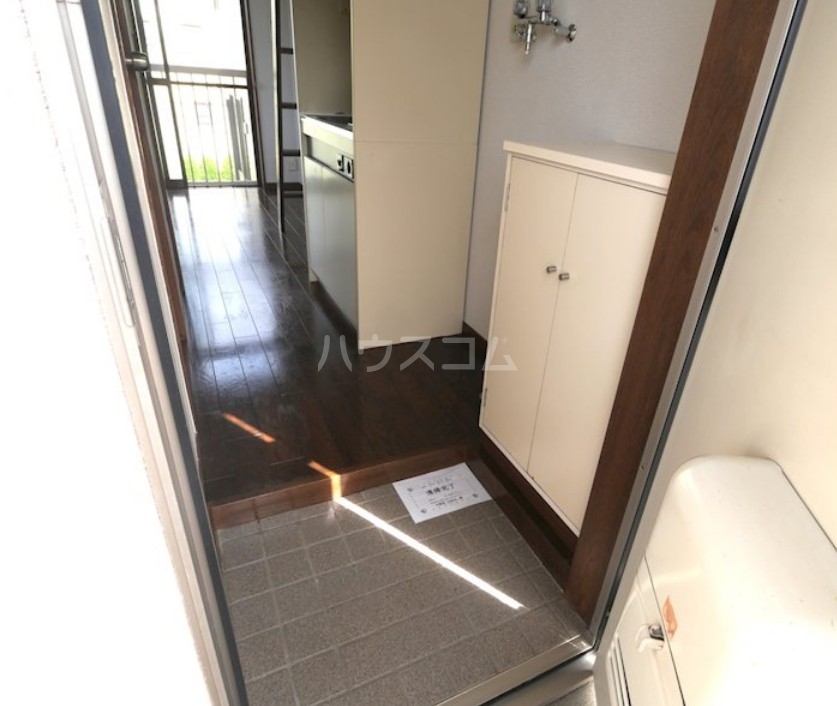 21/30 エントランス