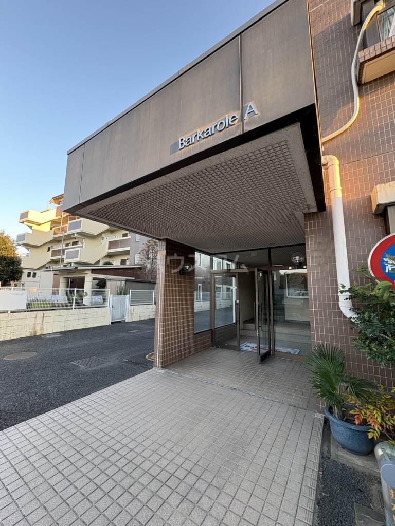 20/23 エントランス