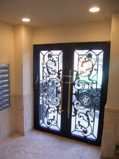 17/19 エントランス