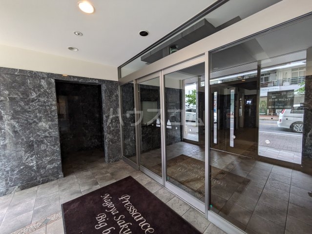 29/30 エントランス