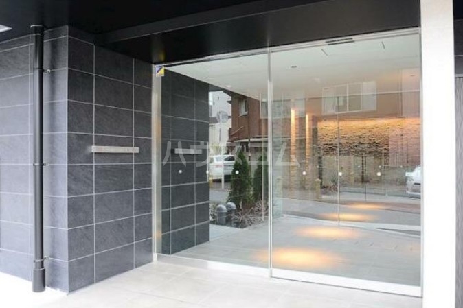 14/15 エントランス