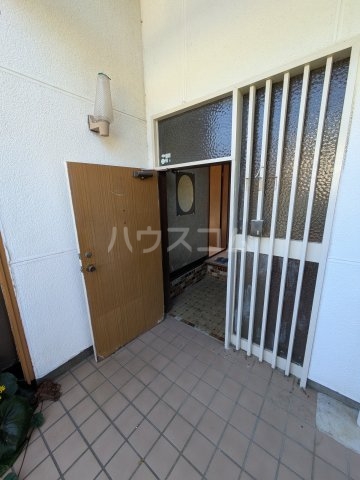 28/30 エントランス