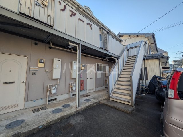 18/26 エントランス