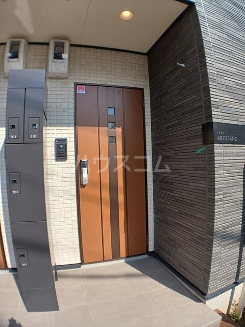 16/22 エントランス