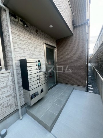 22/24 エントランス