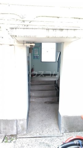 19/19 エントランス