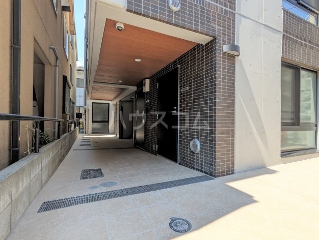 20/30 エントランス