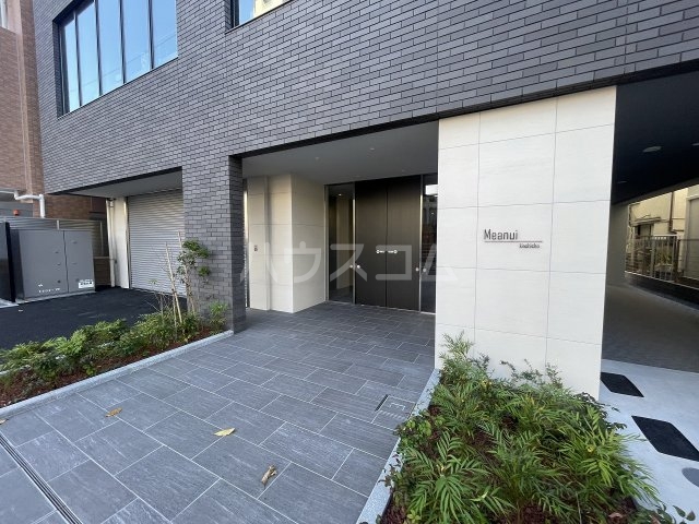 28/30 エントランス