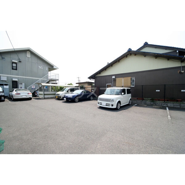 14/16 駐車場