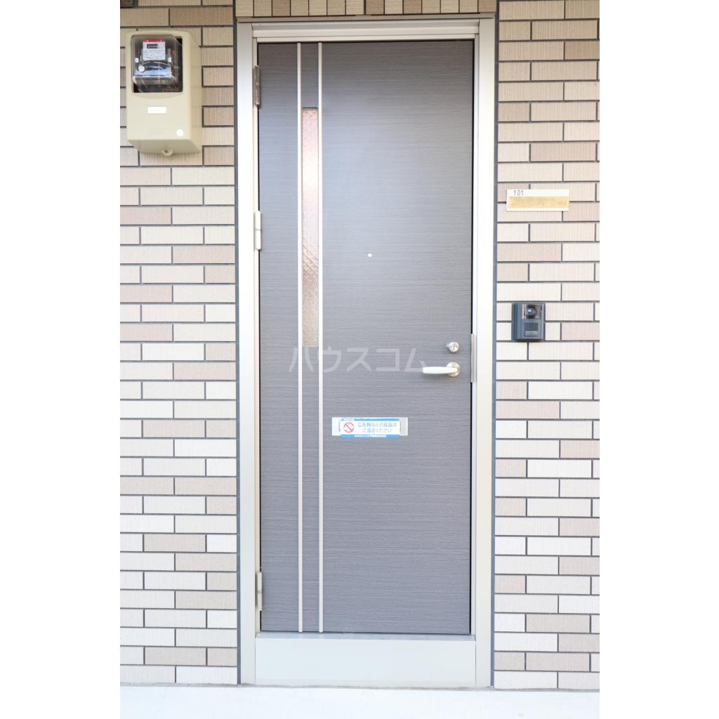 2/2 エントランス