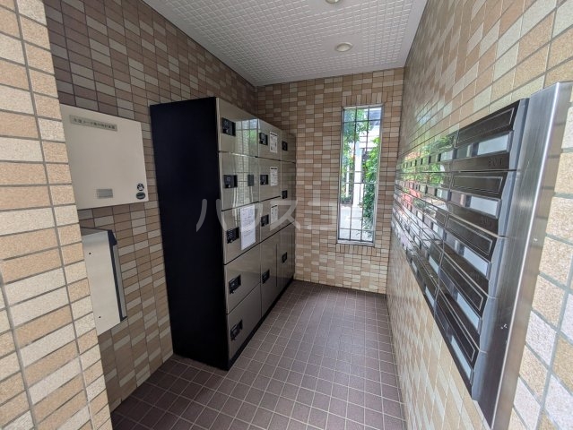 25/30 エントランス