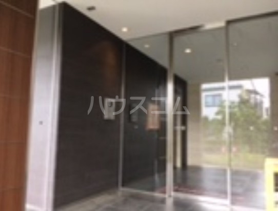 16/22 エントランス