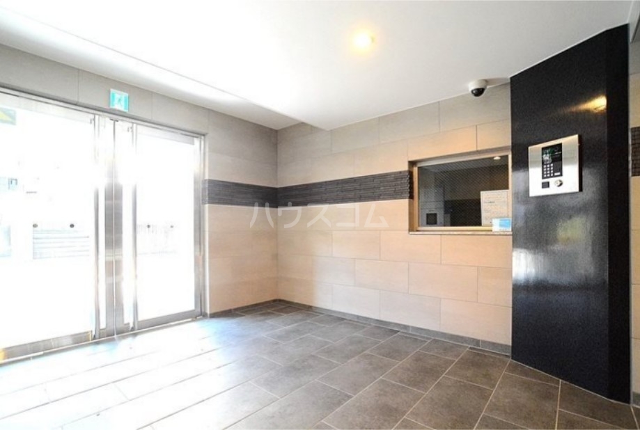 13/14 エントランス