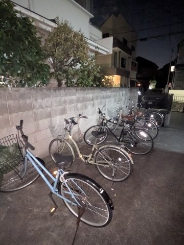 23/30 駐車場