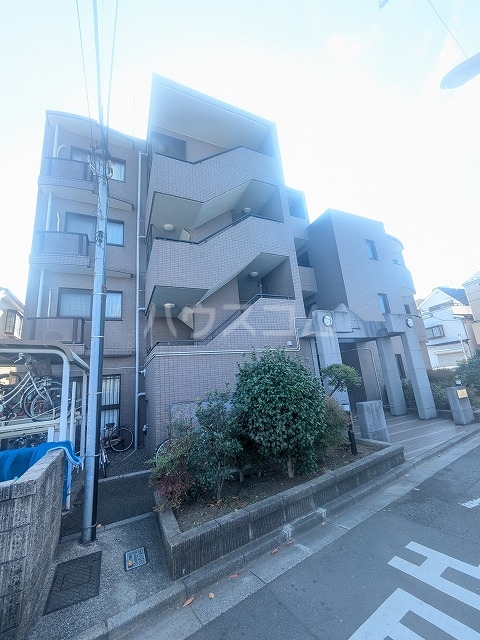 18/28 エントランス