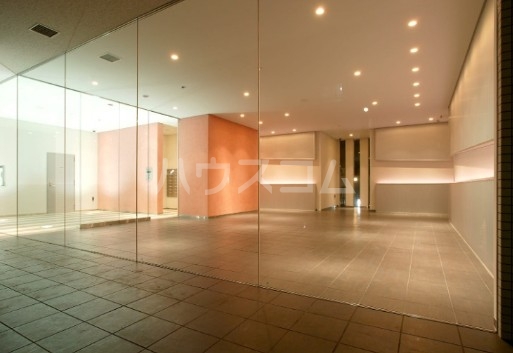 20/29 エントランス