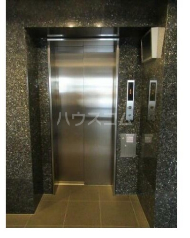 24/29 エントランス