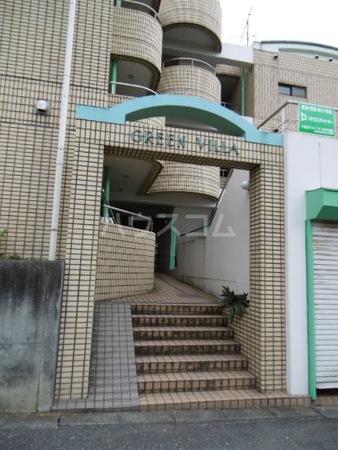 17/25 エントランス