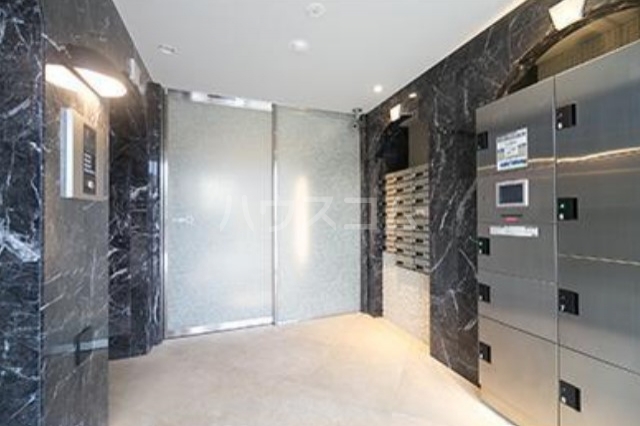 14/14 エントランス