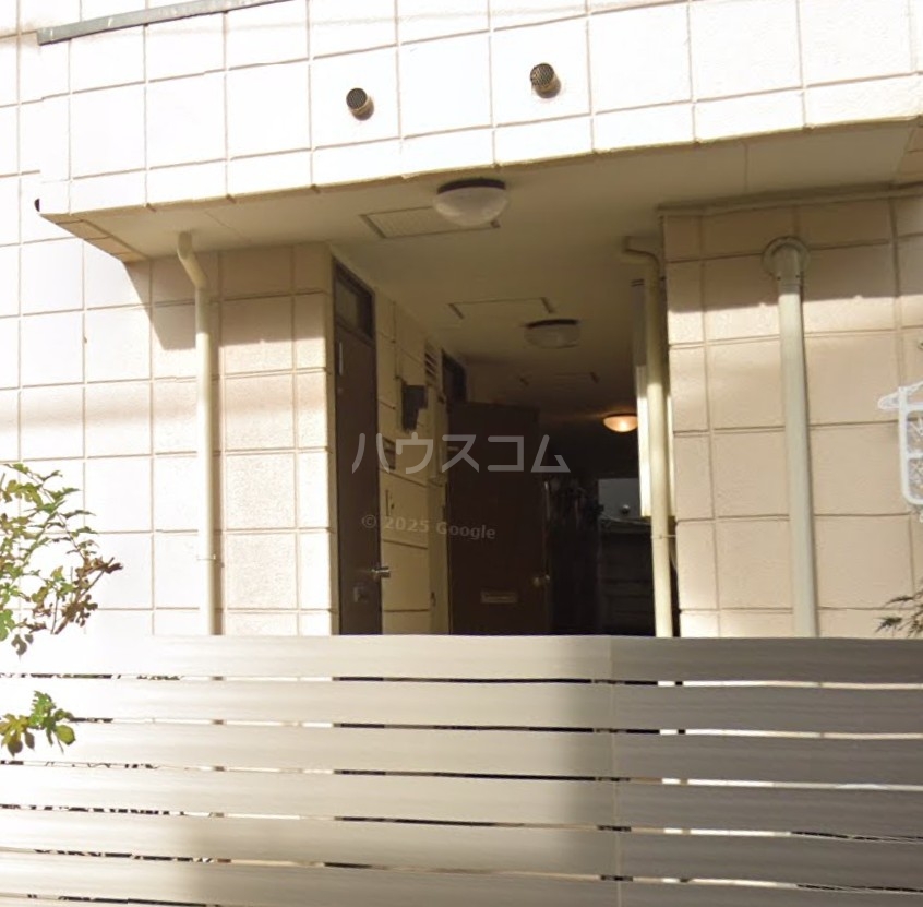 14/17 エントランス