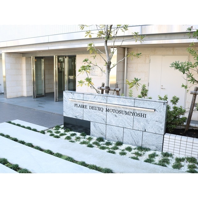 15/23 エントランス