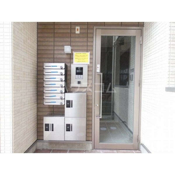 14/21 エントランス