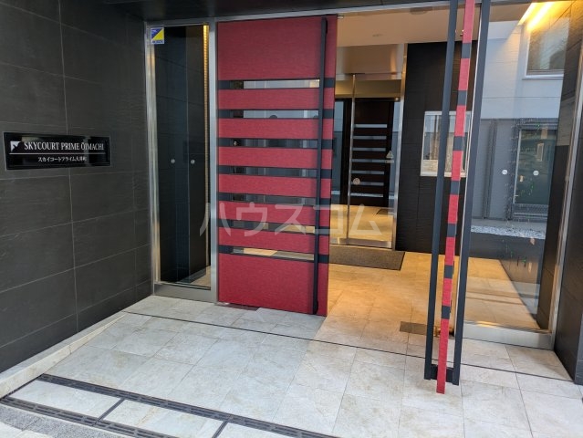 28/30 エントランス