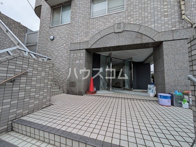 18/19 エントランス