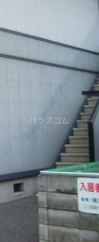 13/18 エントランス