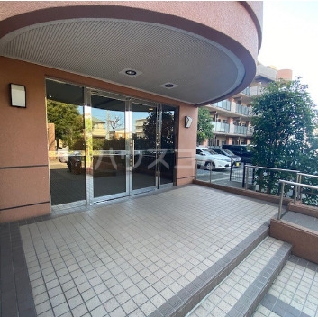 14/21 エントランス