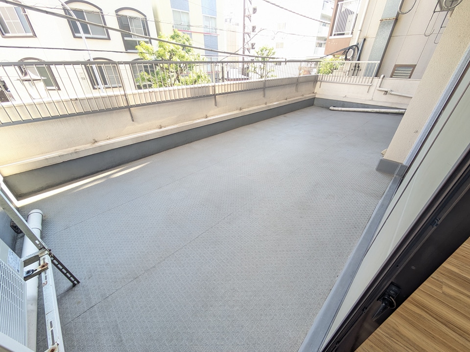 23/30 バルコニー