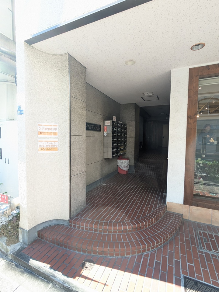 29/30 エントランス