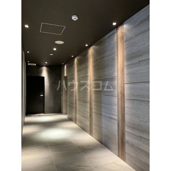 16/18 エントランス