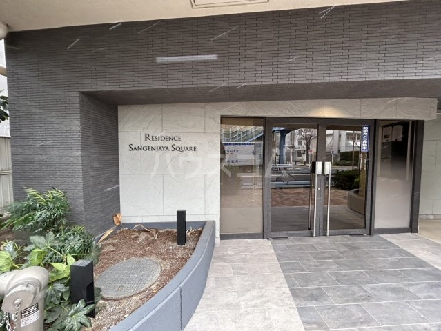 23/30 エントランス