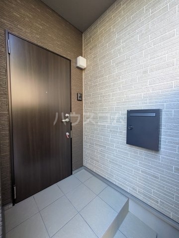 24/30 エントランス